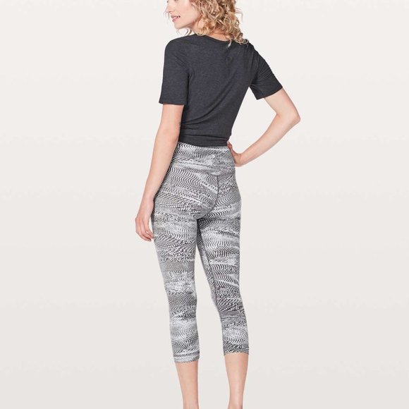 Lululemon Align Crop 21” - Size 8 - Picture 2 of 11